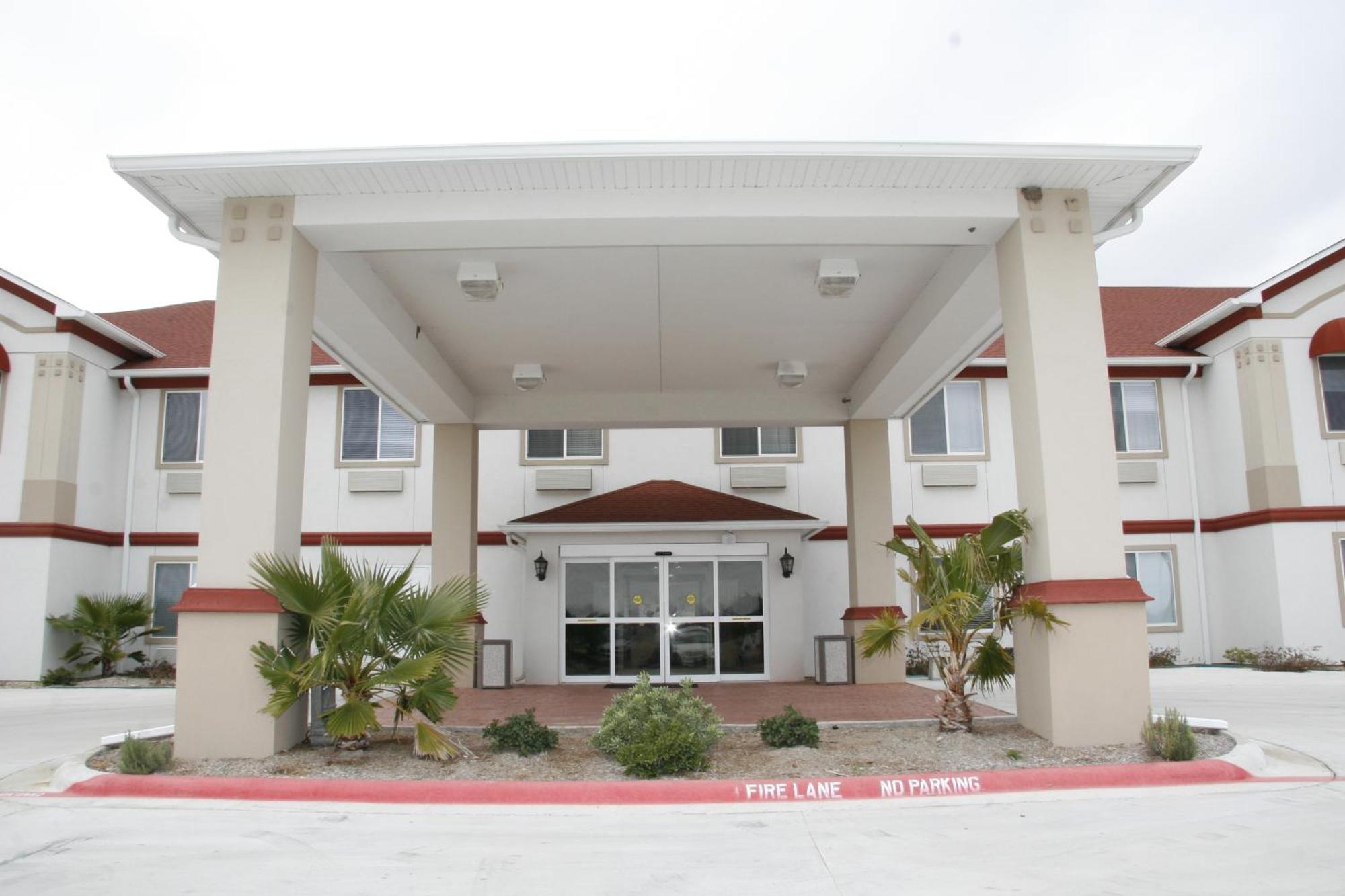 Budget Host Inn And Suites Cameron Ngoại thất bức ảnh